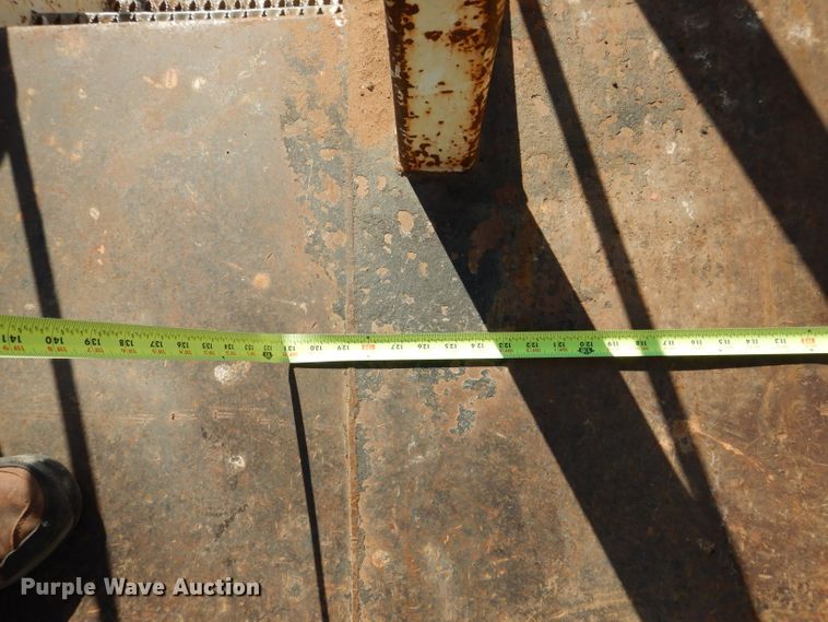 image for item DJ8811 2004 Freightliner Business Class M2  crane truck