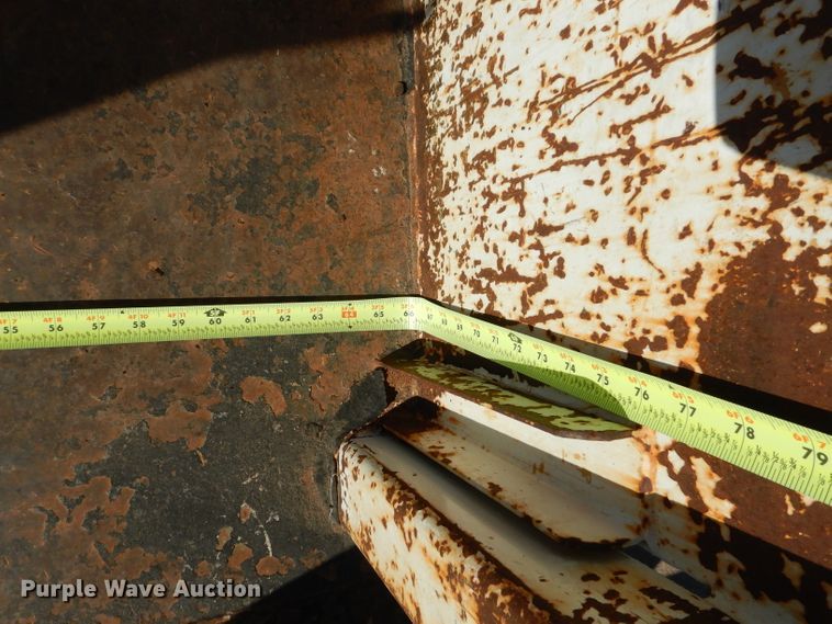 image for item DJ8811 2004 Freightliner Business Class M2  crane truck