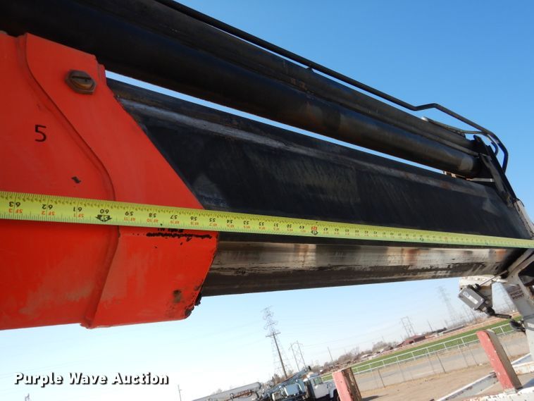 image for item DJ8811 2004 Freightliner Business Class M2  crane truck