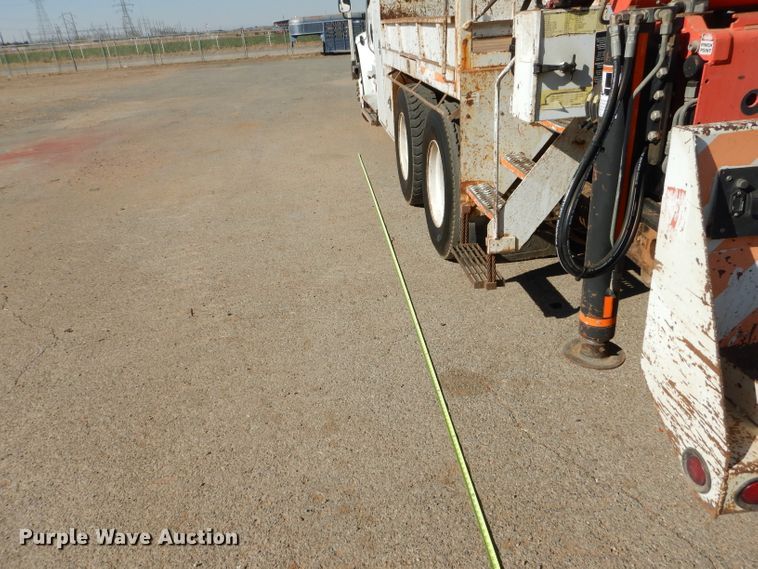 image for item DJ8811 2004 Freightliner Business Class M2  crane truck