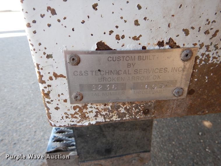 image for item DJ8811 2004 Freightliner Business Class M2  crane truck