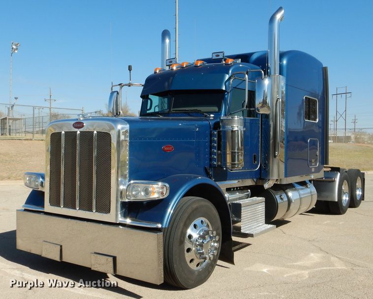 image for item DJ8813 2014 Peterbilt 388  semi truck