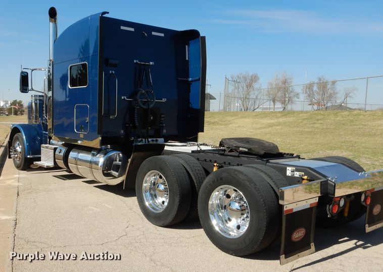 image for item DJ8813 2014 Peterbilt 388  semi truck