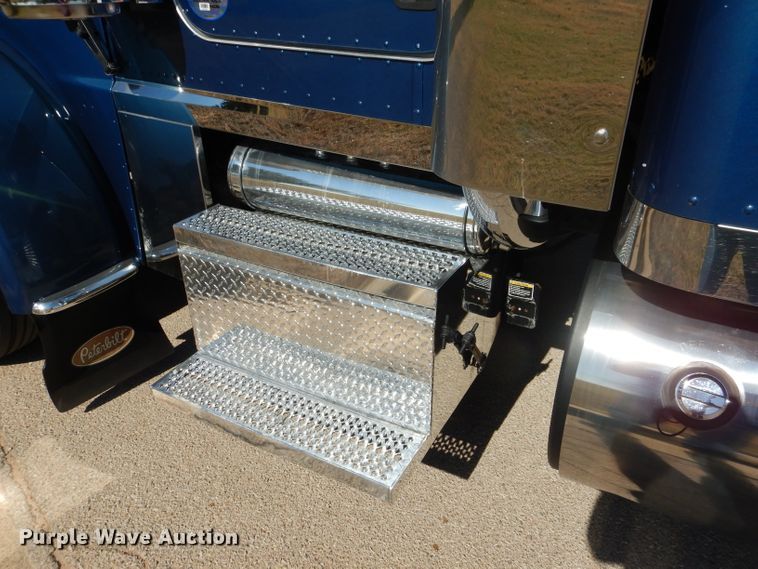 image for item DJ8813 2014 Peterbilt 388  semi truck