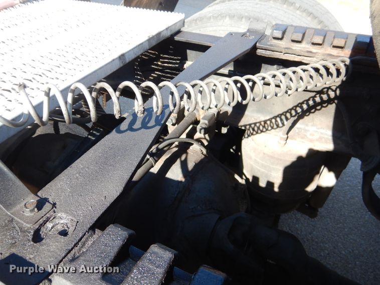 image for item DJ8813 2014 Peterbilt 388  semi truck