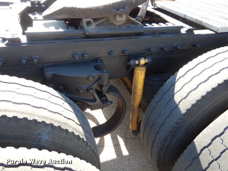 image for item DJ8813 2014 Peterbilt 388  semi truck