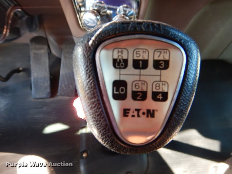 image for item DJ8813 2014 Peterbilt 388  semi truck