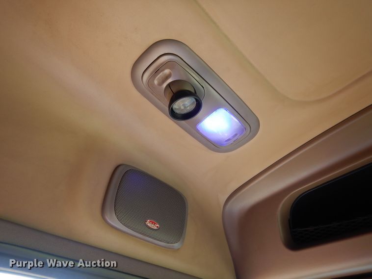 image for item DJ8813 2014 Peterbilt 388  semi truck