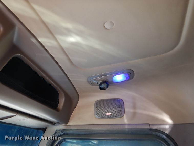 image for item DJ8813 2014 Peterbilt 388  semi truck