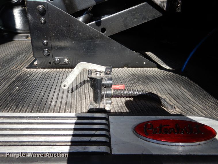 image for item DJ8813 2014 Peterbilt 388  semi truck