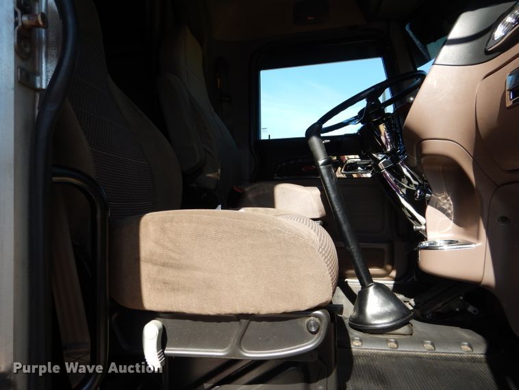 image for item DJ8813 2014 Peterbilt 388  semi truck