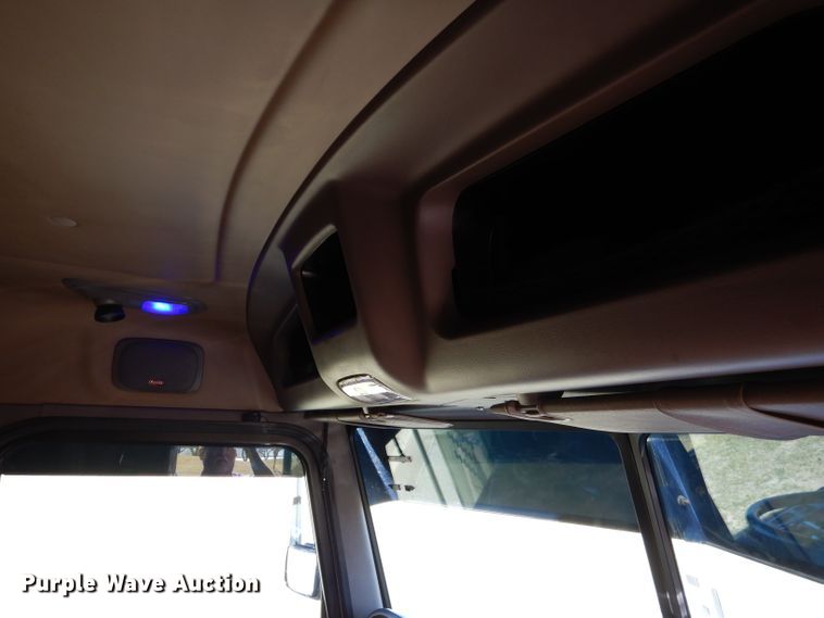 image for item DJ8813 2014 Peterbilt 388  semi truck