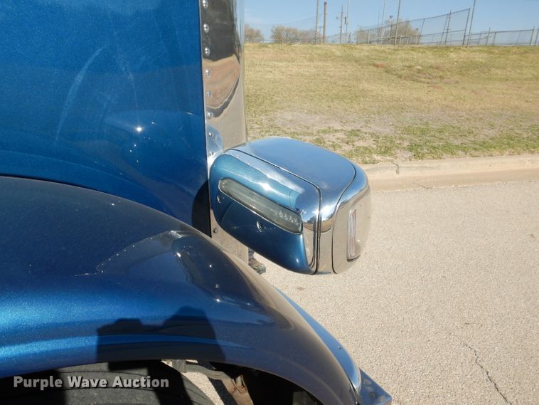 image for item DJ8813 2014 Peterbilt 388  semi truck