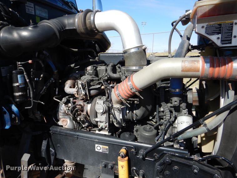 image for item DJ8813 2014 Peterbilt 388  semi truck