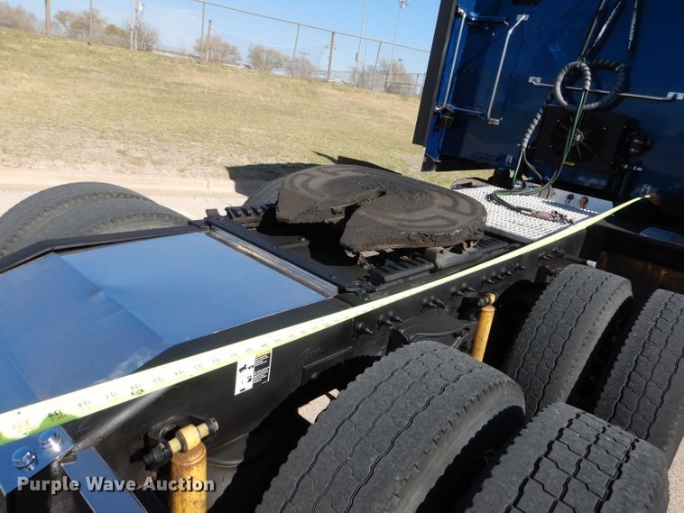 image for item DJ8813 2014 Peterbilt 388  semi truck