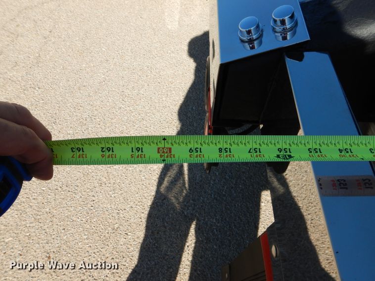 image for item DJ8813 2014 Peterbilt 388  semi truck