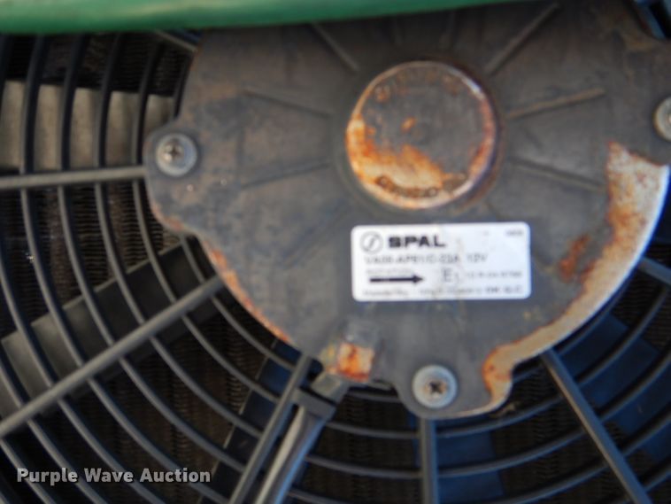 image for item DJ8813 2014 Peterbilt 388  semi truck