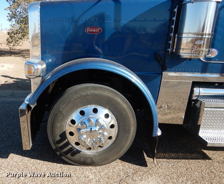 image for item DJ8813 2014 Peterbilt 388  semi truck