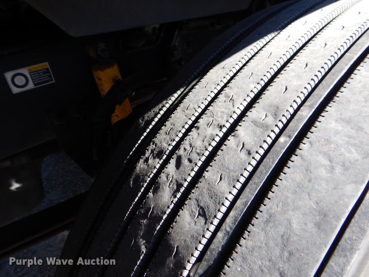 image for item DJ8813 2014 Peterbilt 388  semi truck