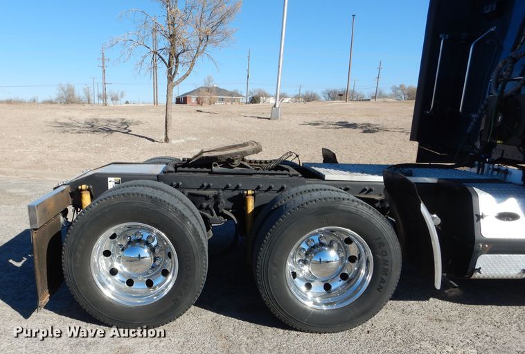 image for item DJ8813 2014 Peterbilt 388  semi truck