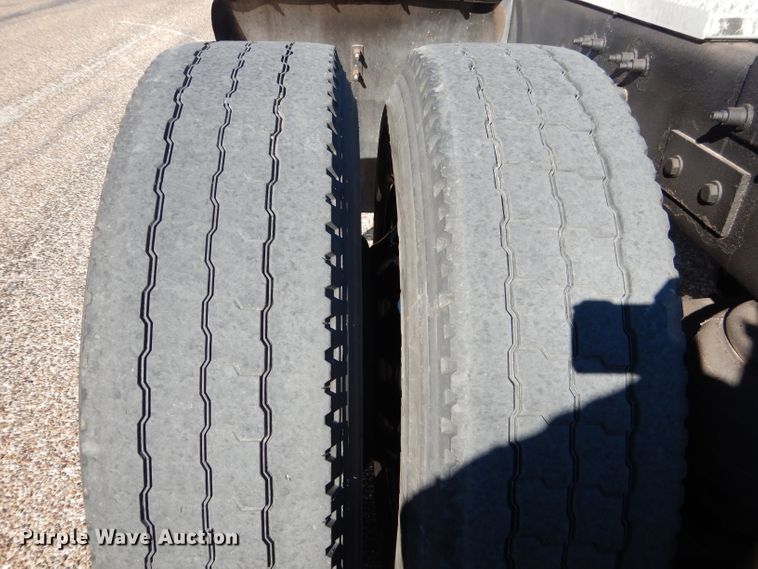 image for item DJ8813 2014 Peterbilt 388  semi truck