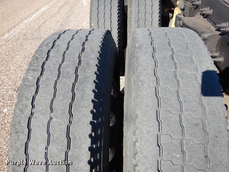 image for item DJ8813 2014 Peterbilt 388  semi truck