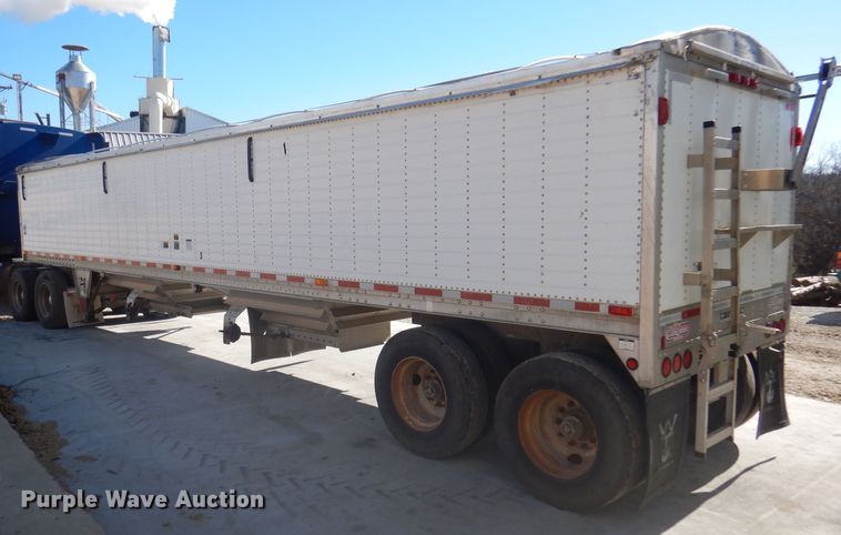 image for item DY9606 2007 Wilson DWH-500 double hopper bottom grain trailer