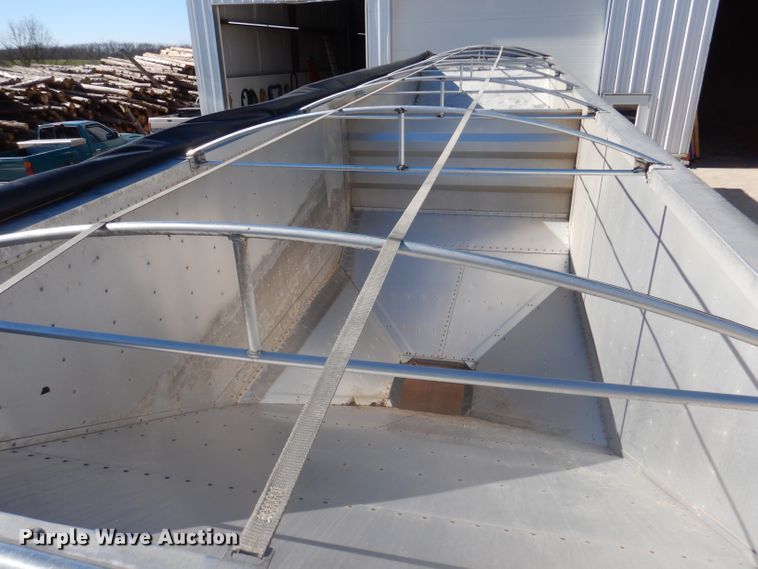 image for item DY9606 2007 Wilson DWH-500 double hopper bottom grain trailer