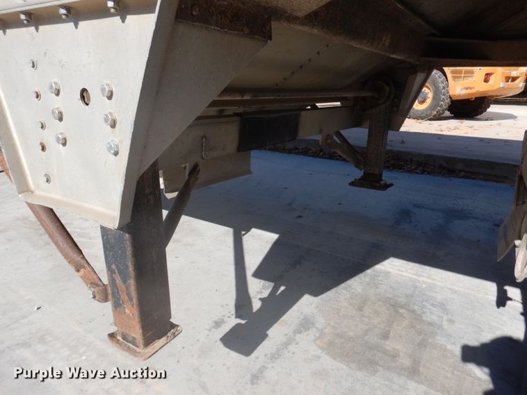 image for item DY9606 2007 Wilson DWH-500 double hopper bottom grain trailer