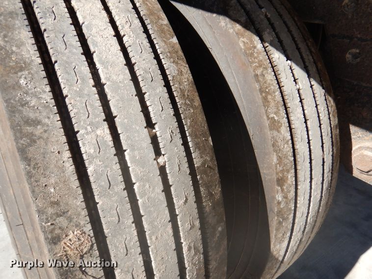 image for item DY9606 2007 Wilson DWH-500 double hopper bottom grain trailer