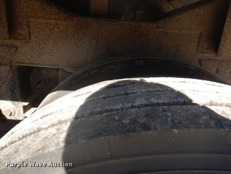 image for item DY9606 2007 Wilson DWH-500 double hopper bottom grain trailer