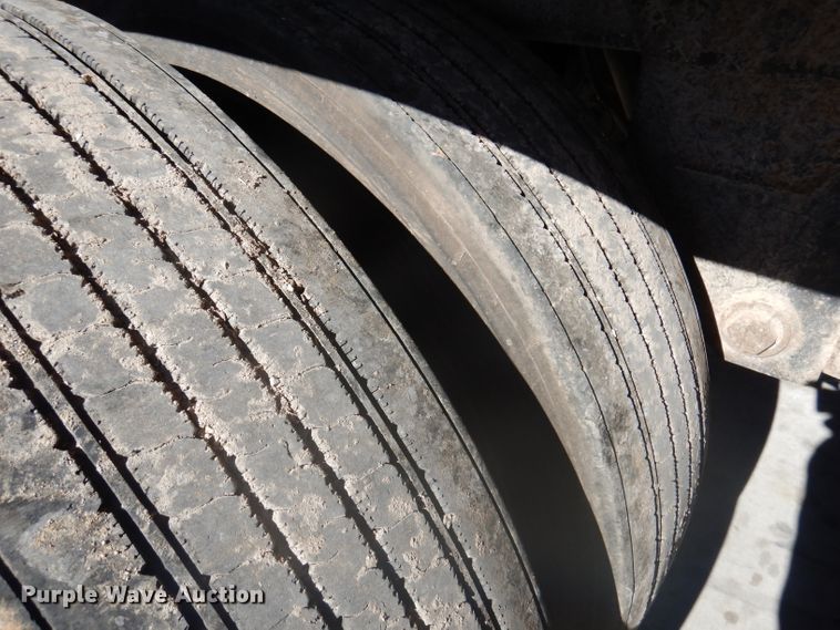 image for item DY9606 2007 Wilson DWH-500 double hopper bottom grain trailer