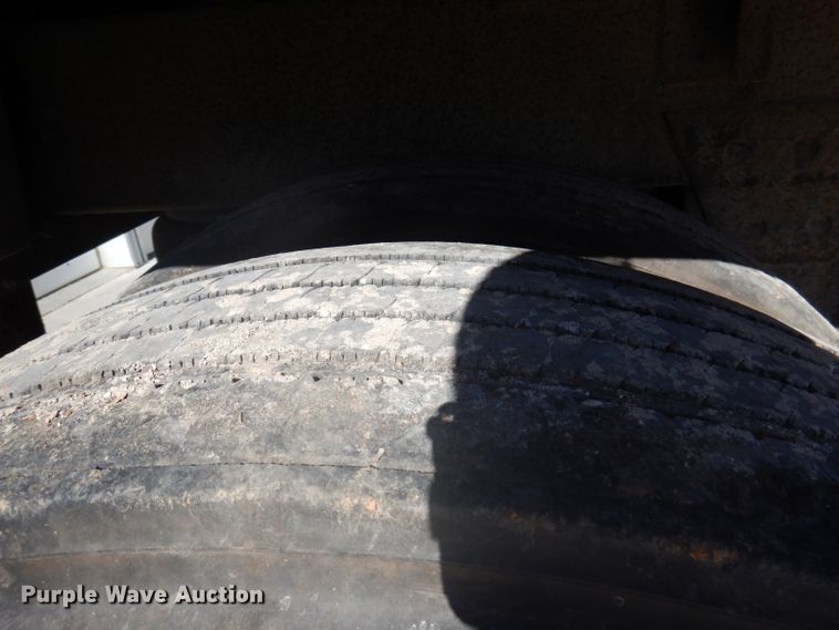 image for item DY9606 2007 Wilson DWH-500 double hopper bottom grain trailer