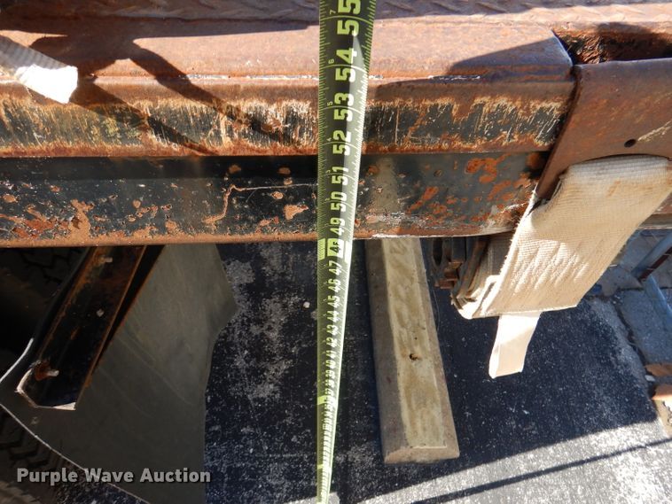 image for item DY9636 2004 International 4300  flatbed truck