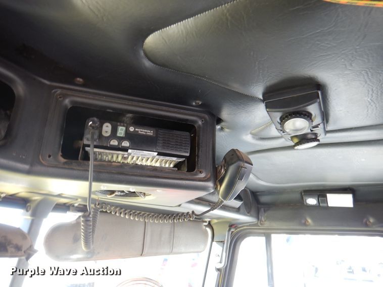 image for item DY9637 2000 Freightliner FLD  semi truck