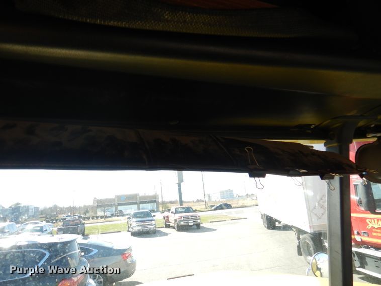 image for item DY9637 2000 Freightliner FLD  semi truck