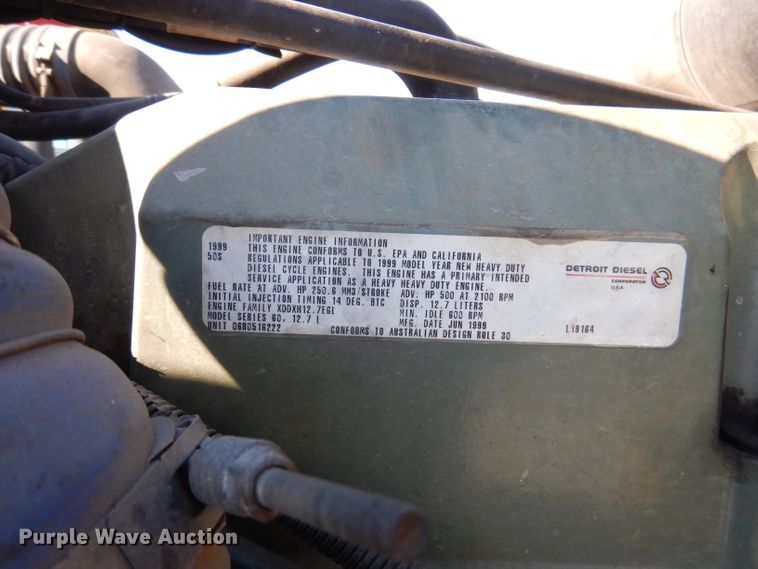 image for item DY9637 2000 Freightliner FLD  semi truck