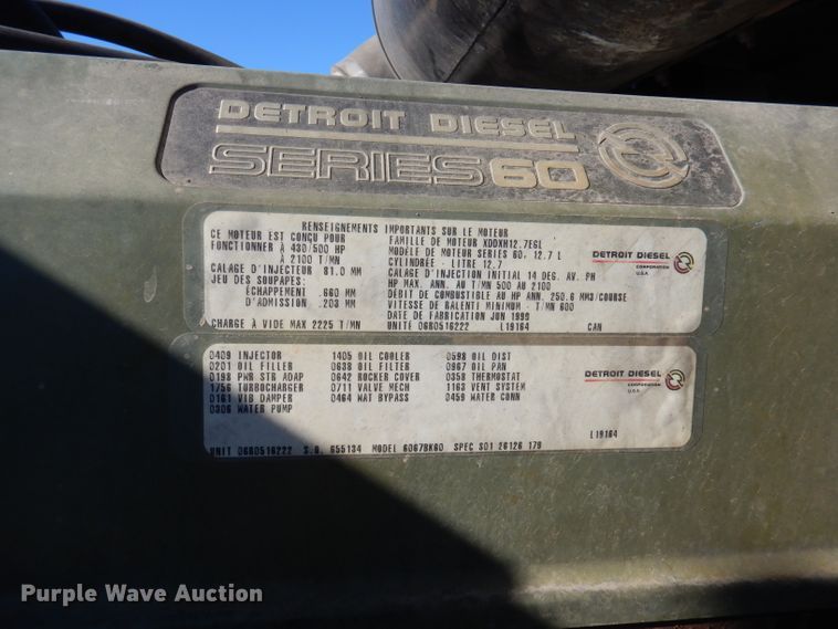 image for item DY9637 2000 Freightliner FLD  semi truck