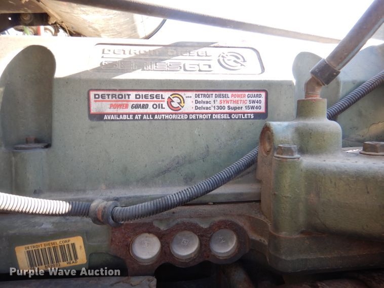 image for item DY9637 2000 Freightliner FLD  semi truck