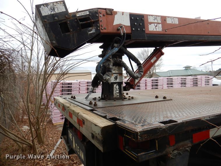 image for item DY9643 2004 International 7500  shingle conveyor truck