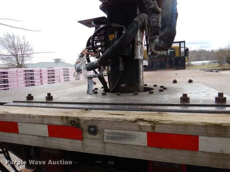 image for item DY9643 2004 International 7500  shingle conveyor truck