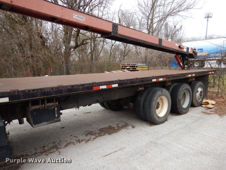 image for item DY9643 2004 International 7500  shingle conveyor truck