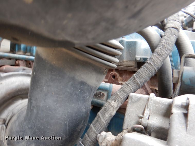 image for item DY9643 2004 International 7500  shingle conveyor truck