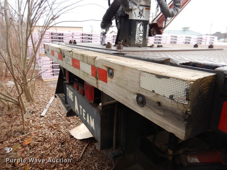 image for item DY9643 2004 International 7500  shingle conveyor truck