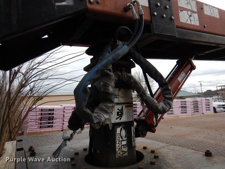 image for item DY9643 2004 International 7500  shingle conveyor truck