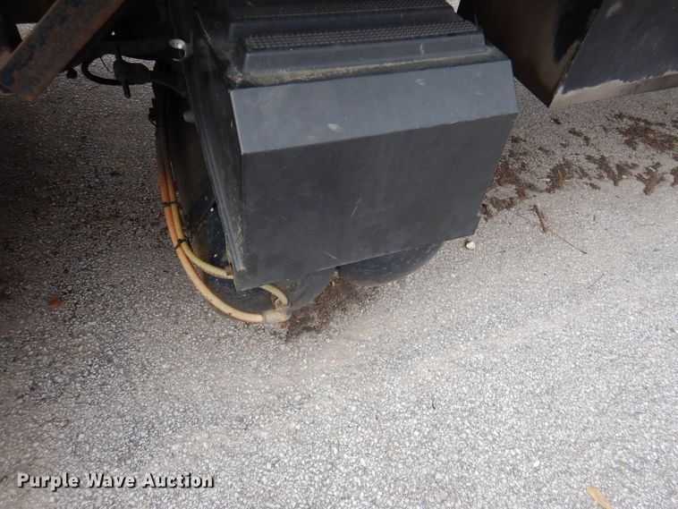 image for item DY9643 2004 International 7500  shingle conveyor truck