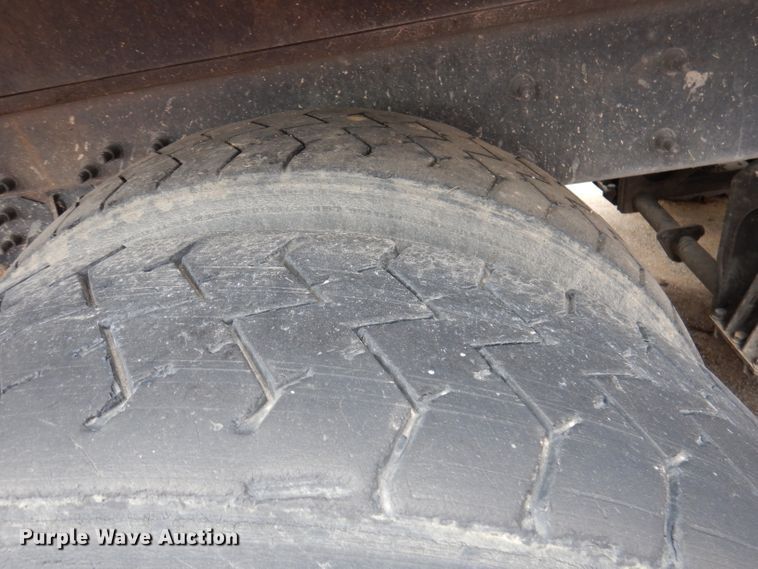 image for item DY9643 2004 International 7500  shingle conveyor truck