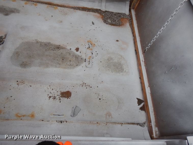 image for item EY9062 1999 Clement HL3526 end dump trailer