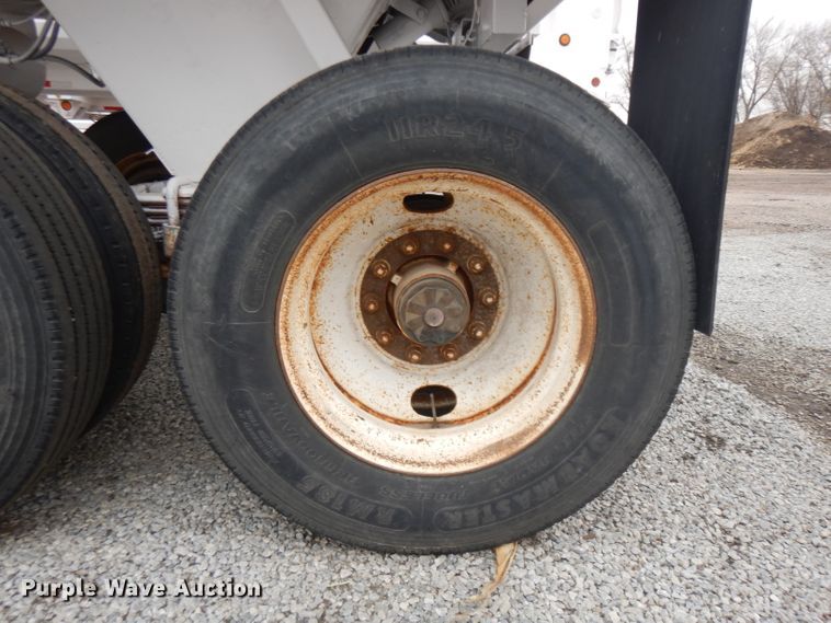 image for item EY9062 1999 Clement HL3526 end dump trailer