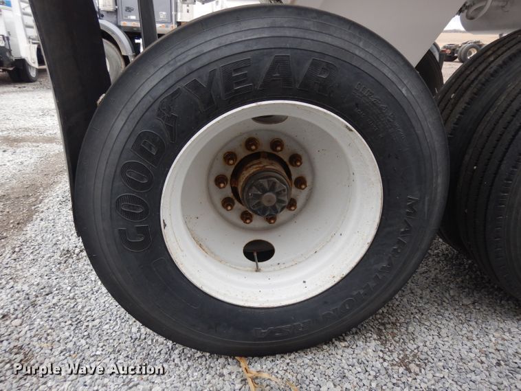 image for item EY9062 1999 Clement HL3526 end dump trailer